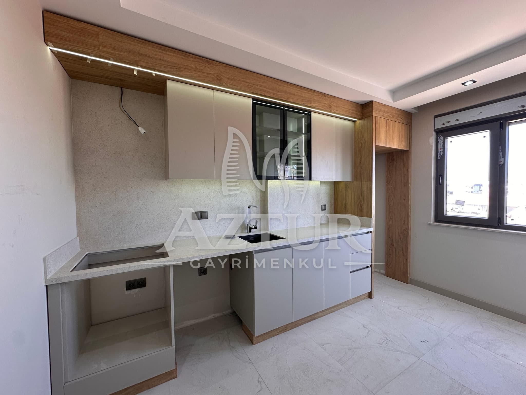 AYANOĞLU'NDA KANAL - TRAMVAY YAKINI SIFIR 2+1 SATILIK DAİRE