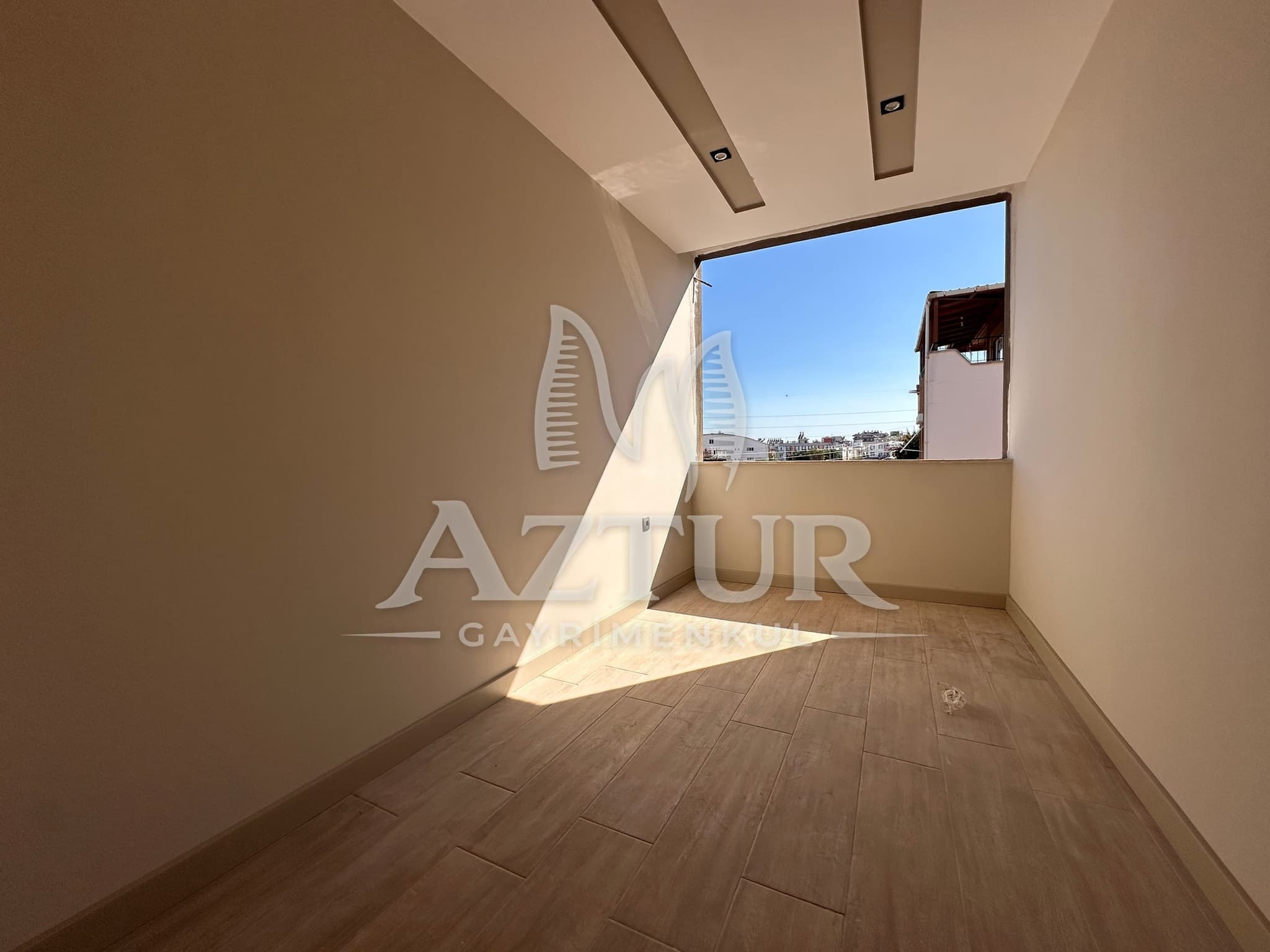 AYANOĞLU'NDA KANAL - TRAMVAY YAKINI SIFIR 2+1 SATILIK DAİRE