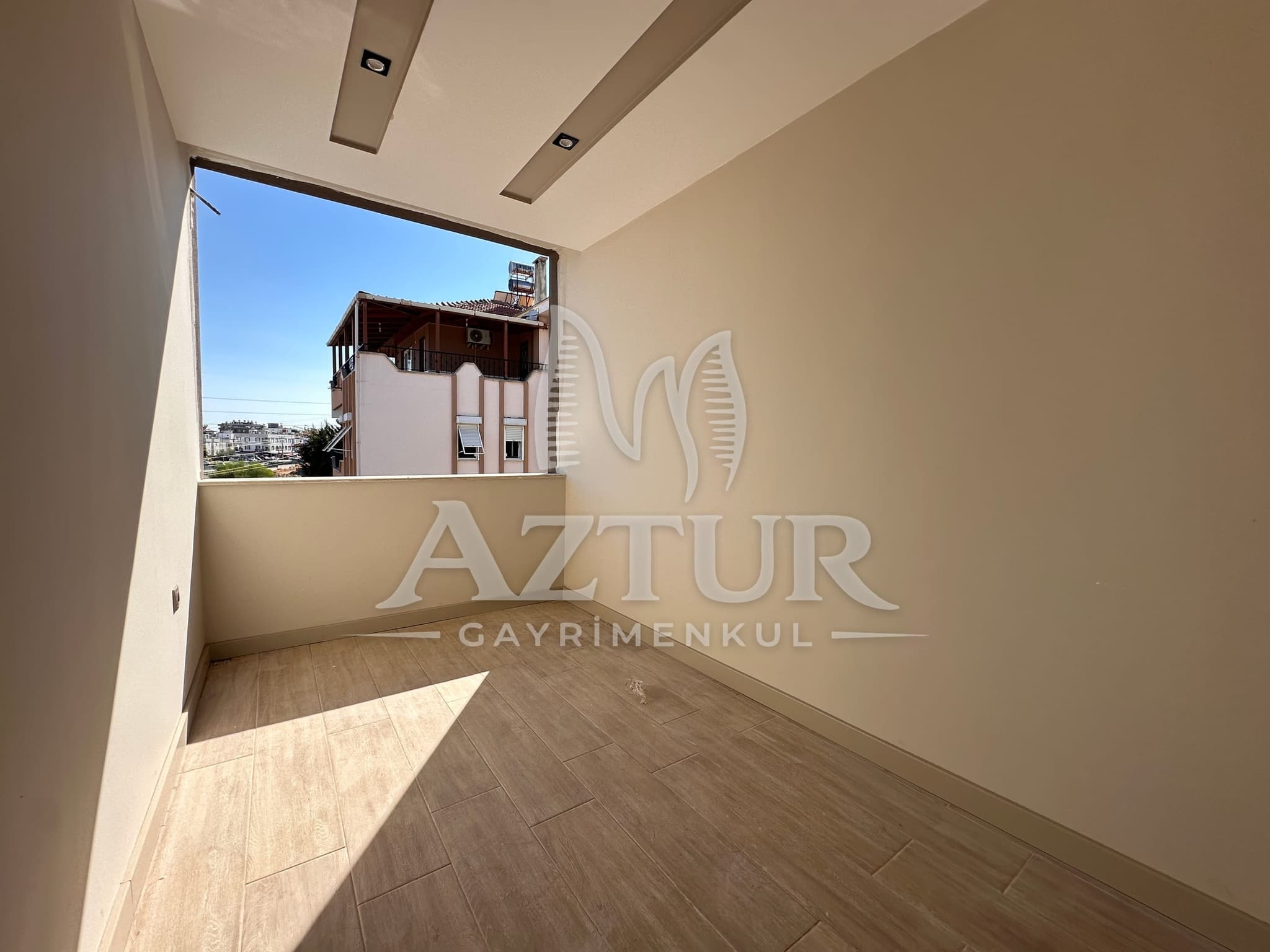 AYANOĞLU'NDA KANAL - TRAMVAY YAKINI SIFIR 2+1 SATILIK DAİRE