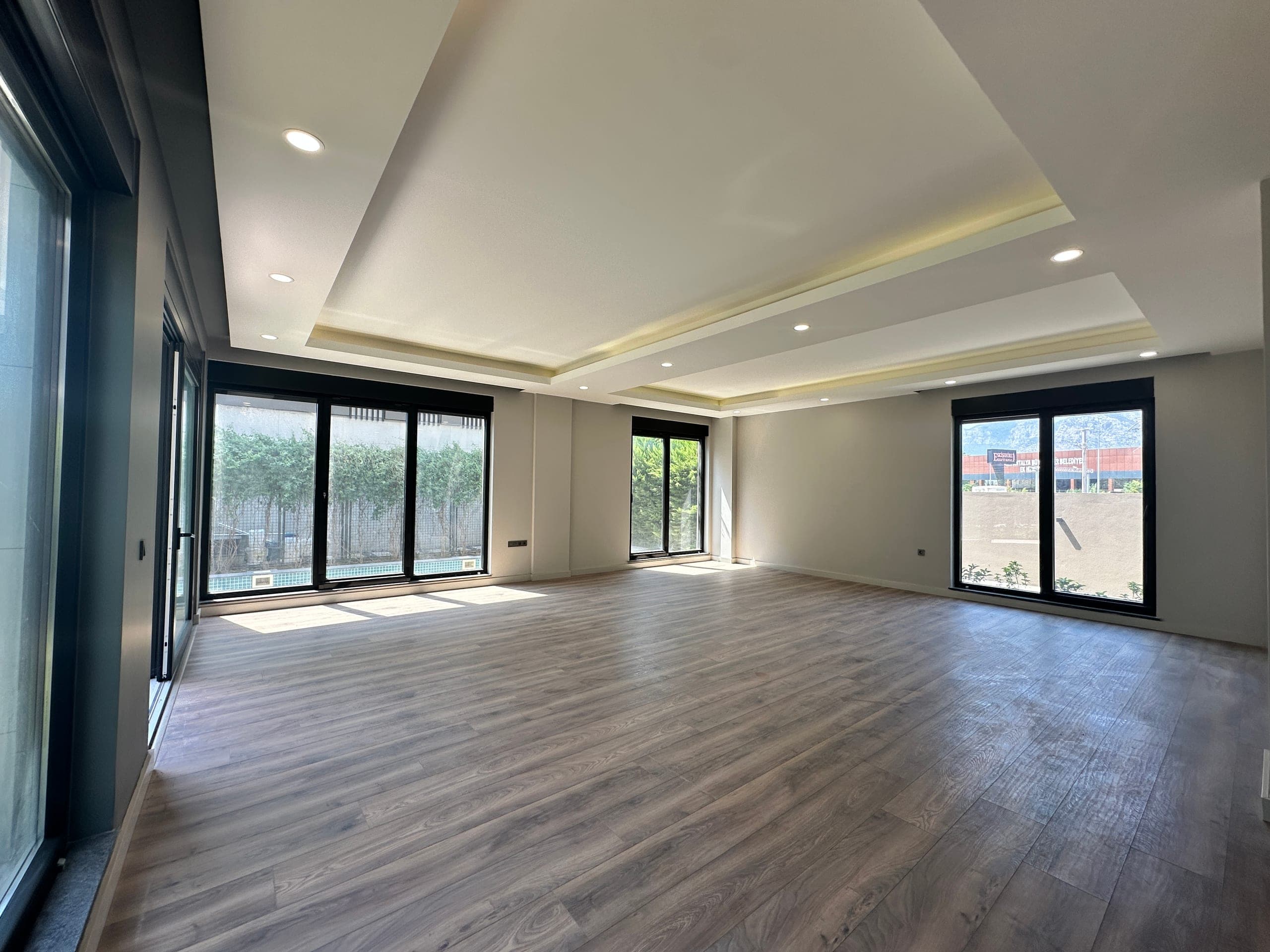 MOLLAYUSUF VİLLALAR BÖLGESİNDE ASANSÖR,HAVUZ,K.OTOPARK 6+1 SATILIK VİLLA