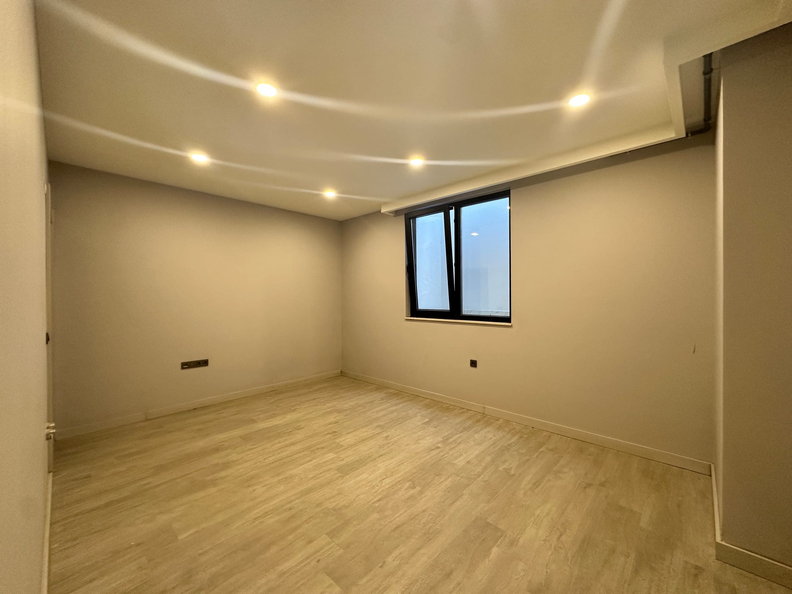 MOLLAYUSUF VİLLALAR BÖLGESİNDE ASANSÖR,HAVUZ,K.OTOPARK 6+1 SATILIK VİLLA