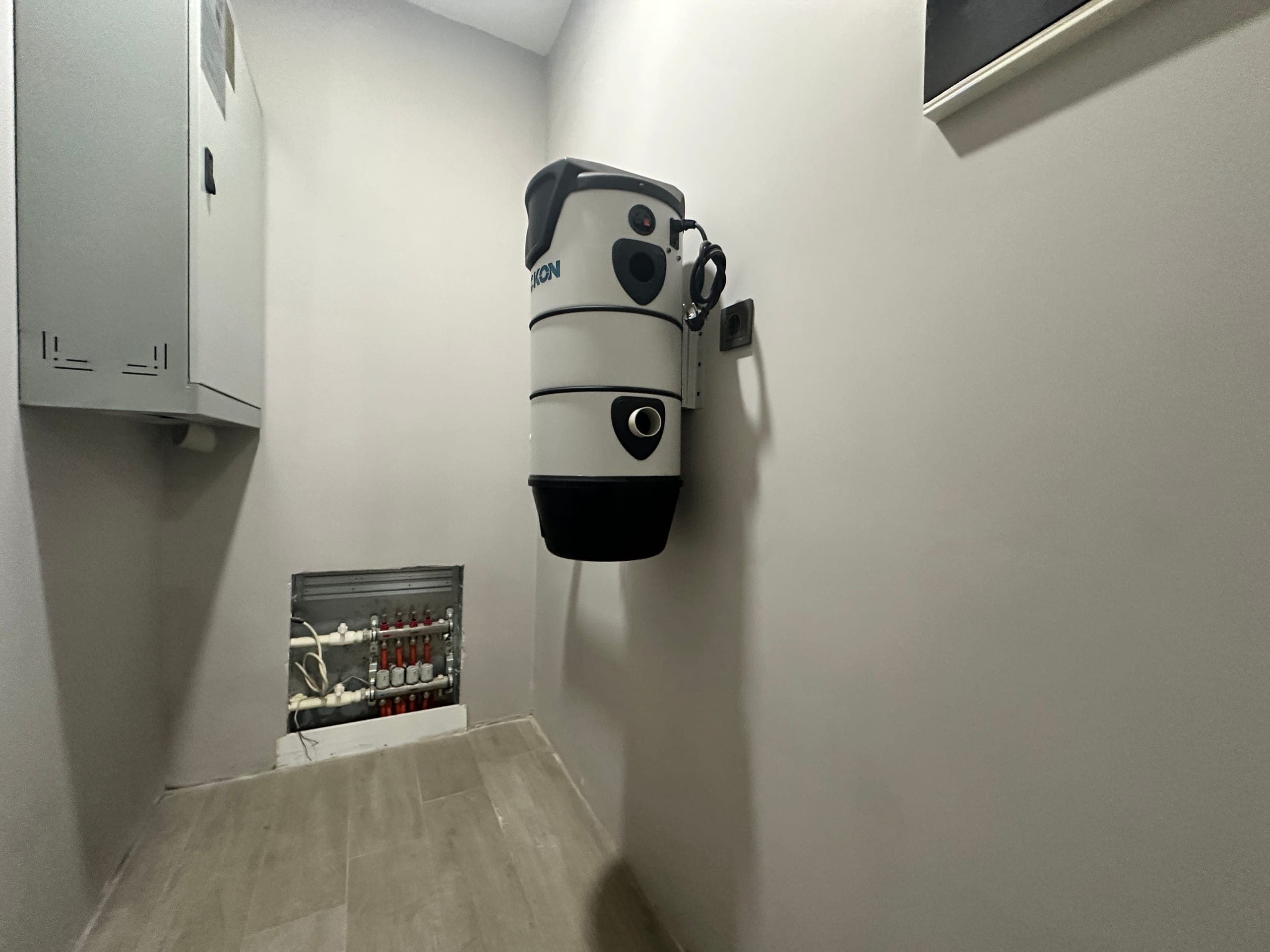 MOLLAYUSUF VİLLALAR BÖLGESİNDE ASANSÖR,HAVUZ,K.OTOPARK 6+1 SATILIK VİLLA