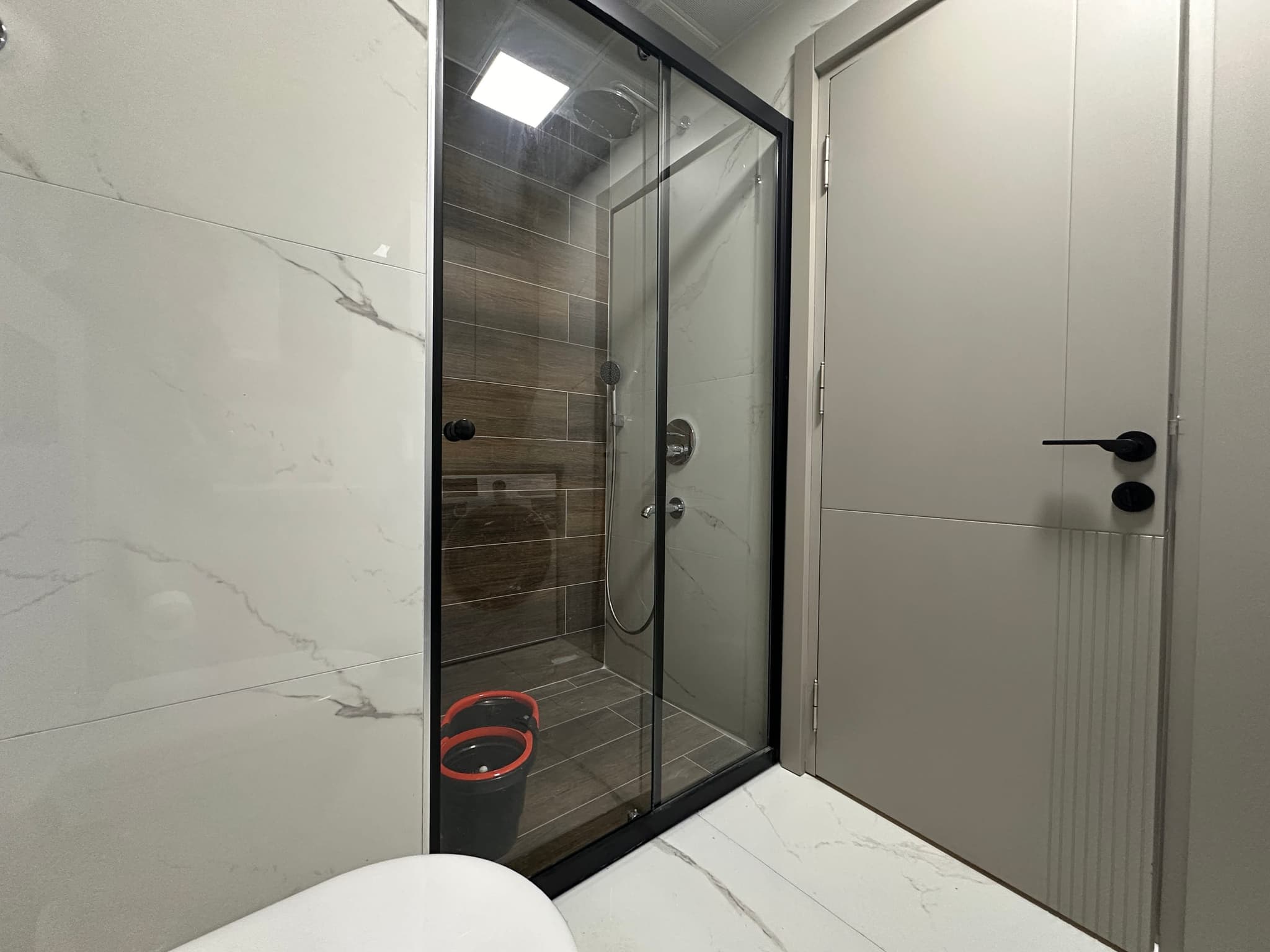 SARISU HAVUZLU SİTE İÇERİSİNDE ULTRS LÜKS 1+1 SATILIK DAİRE