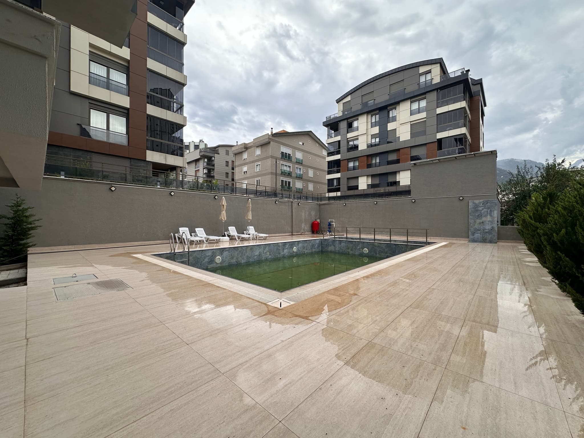 SARISU HAVUZLU SİTE İÇERİSİNDE ULTRS LÜKS 1+1 SATILIK DAİRE