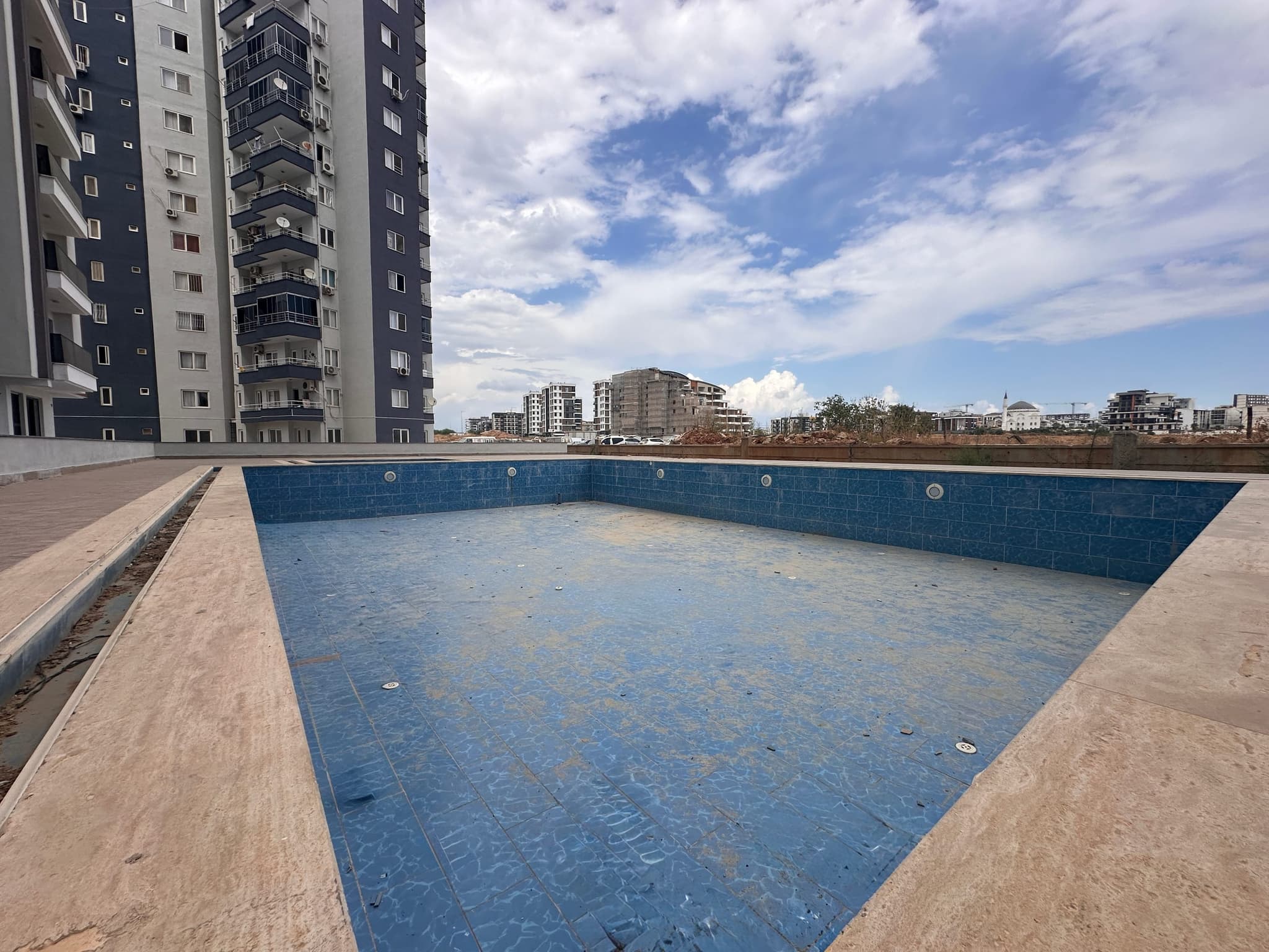 ALTINTAŞ MH 2+1 1.KAT HAVUZLU SİTE İÇİ SATILIK DAİRE