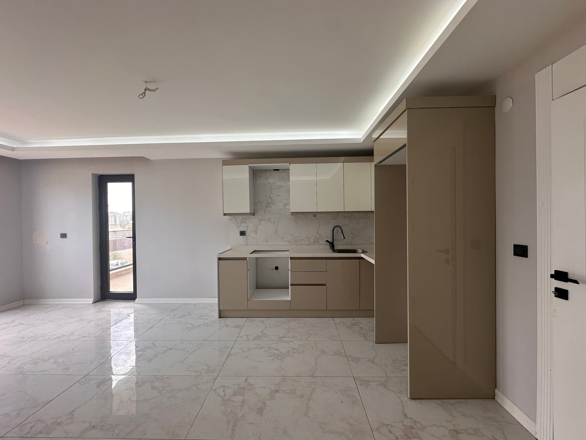 ALTINTAŞ MH 2+1 1.KAT HAVUZLU SİTE İÇİ SATILIK DAİRE