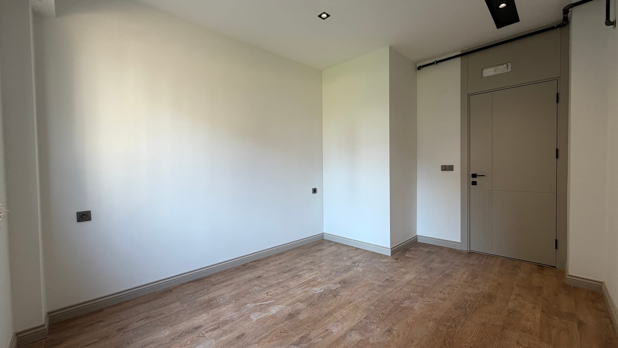 ÇANKAYA'DA HAVUZLU SİTE İÇERİSİNDE ULTRA LÜKS 3+1 SATILIK DAİRE