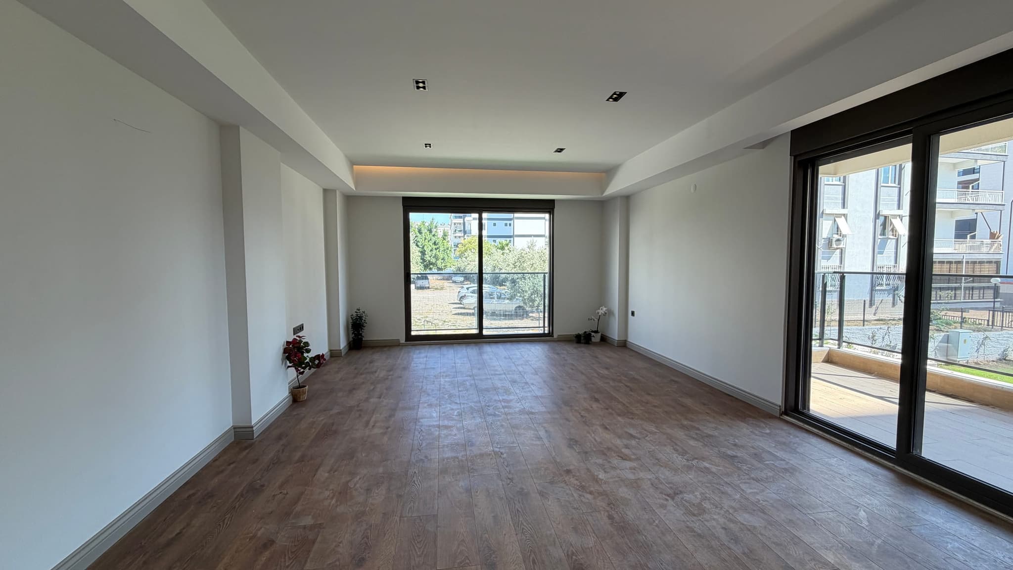 ÇANKAYA'DA HAVUZLU SİTE İÇERİSİNDE ULTRA LÜKS 3+1 SATILIK DAİRE