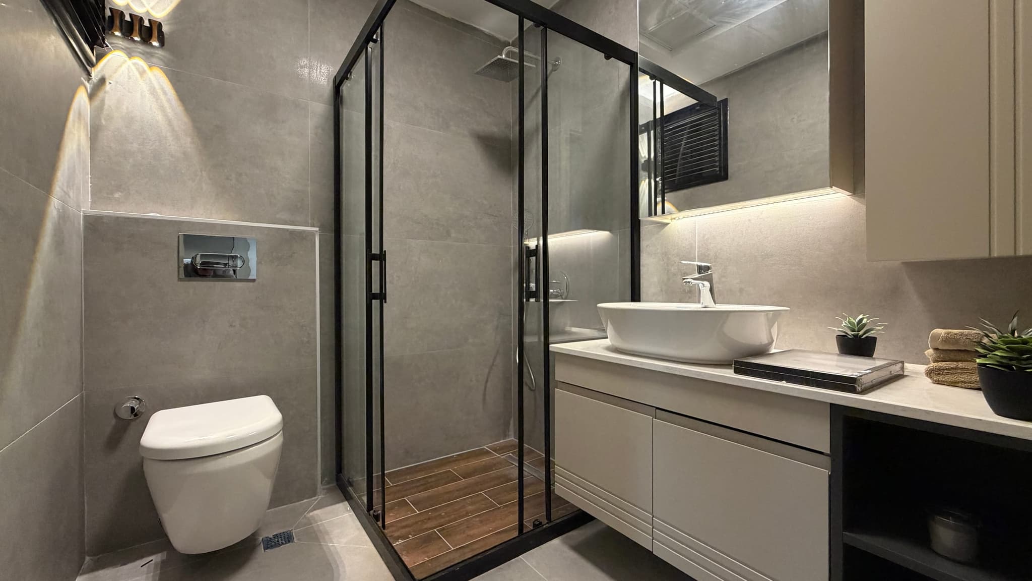 ÇANKAYA'DA HAVUZLU SİTE İÇERİSİNDE ULTRA LÜKS 3+1 SATILIK DAİRE