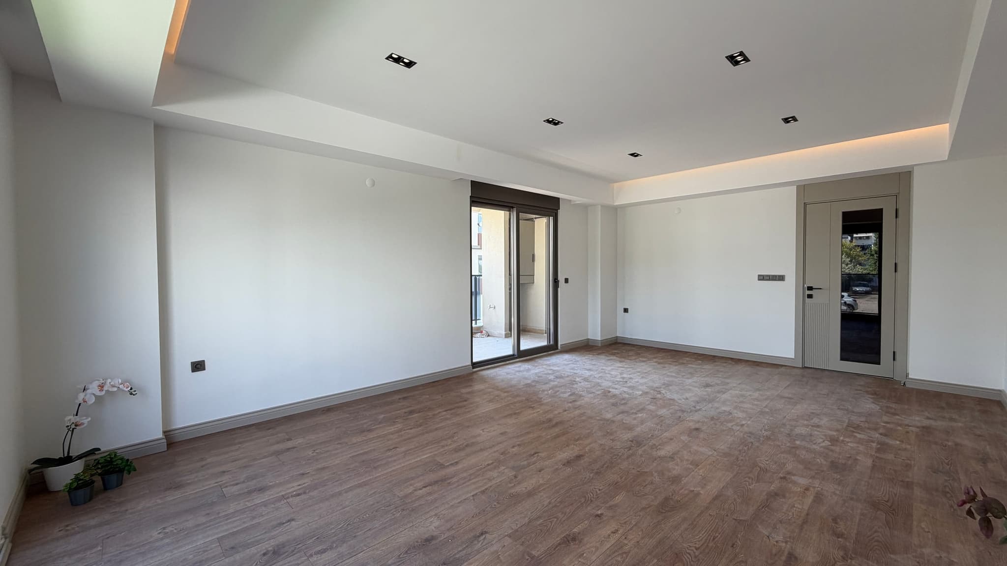 ÇANKAYA'DA HAVUZLU SİTE İÇERİSİNDE ULTRA LÜKS 3+1 SATILIK DAİRE