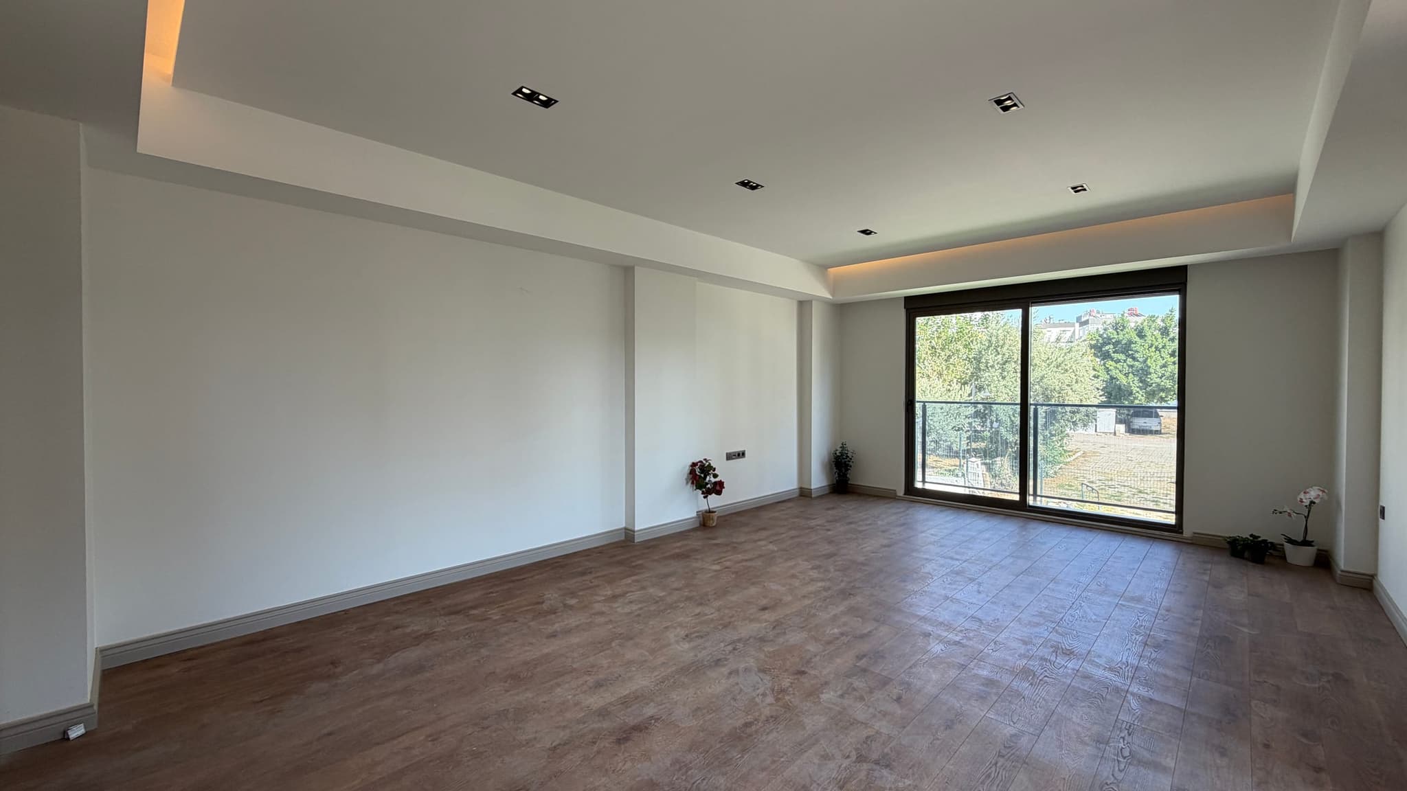 ÇANKAYA'DA HAVUZLU SİTE İÇERİSİNDE ULTRA LÜKS 3+1 SATILIK DAİRE