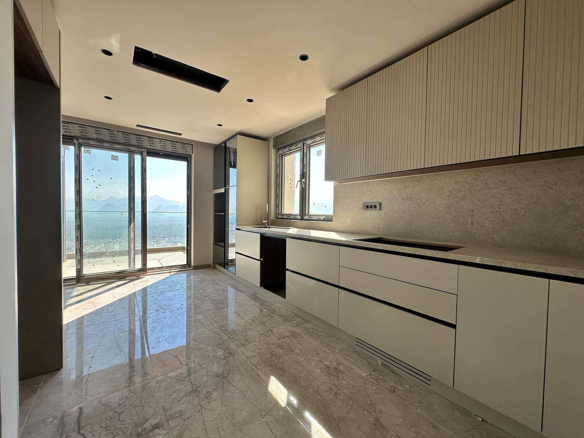 TERRA MODERN'DE FULL MANZARALI ULTRA LÜKS 4+1 SATILIK DAİRE