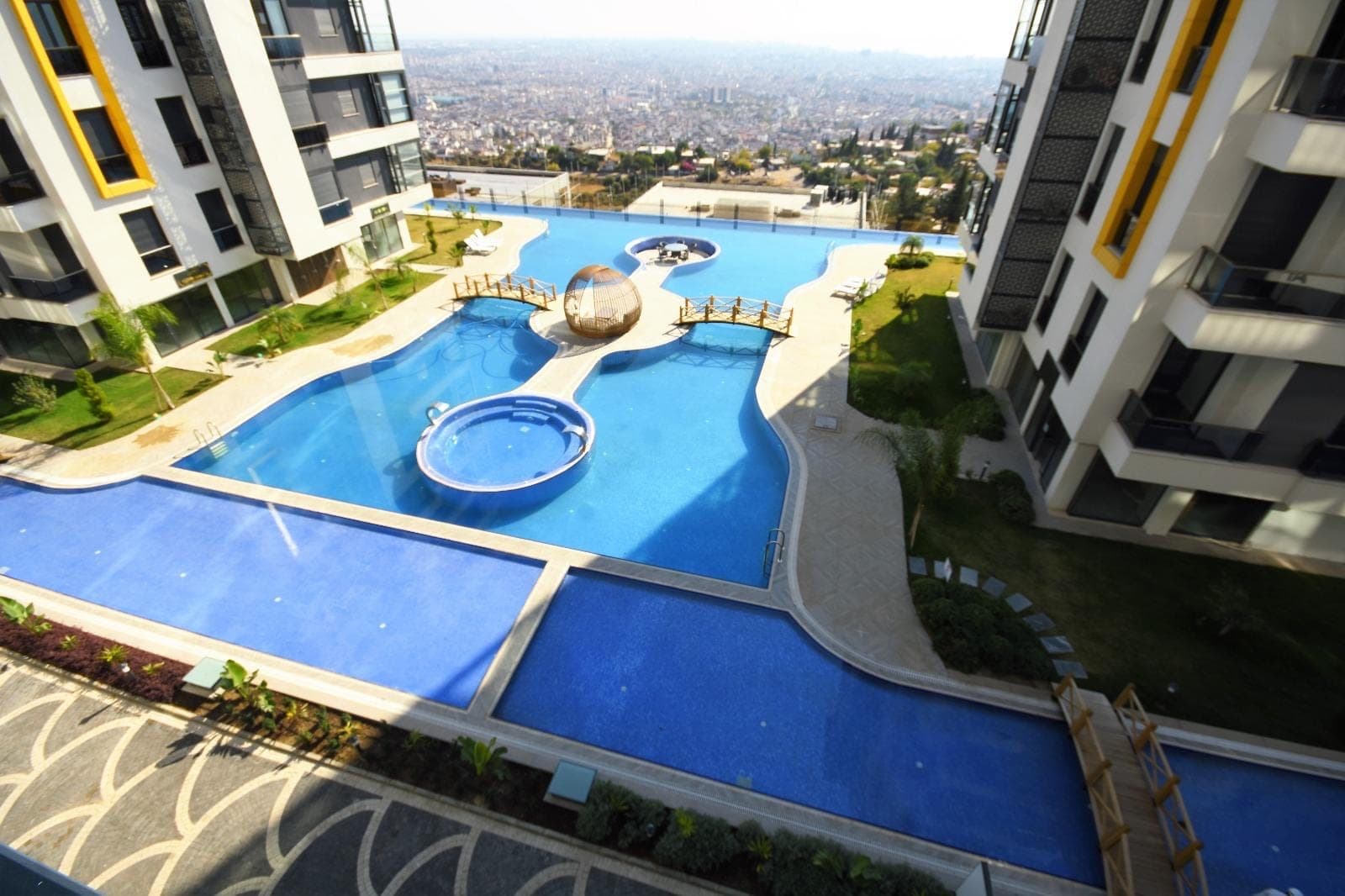 NEFES ANTALYA'DA, EŞSİZ ANTALYA MANZARALI GÖRKEMLİ 3+1 KRAL DAİRESİ