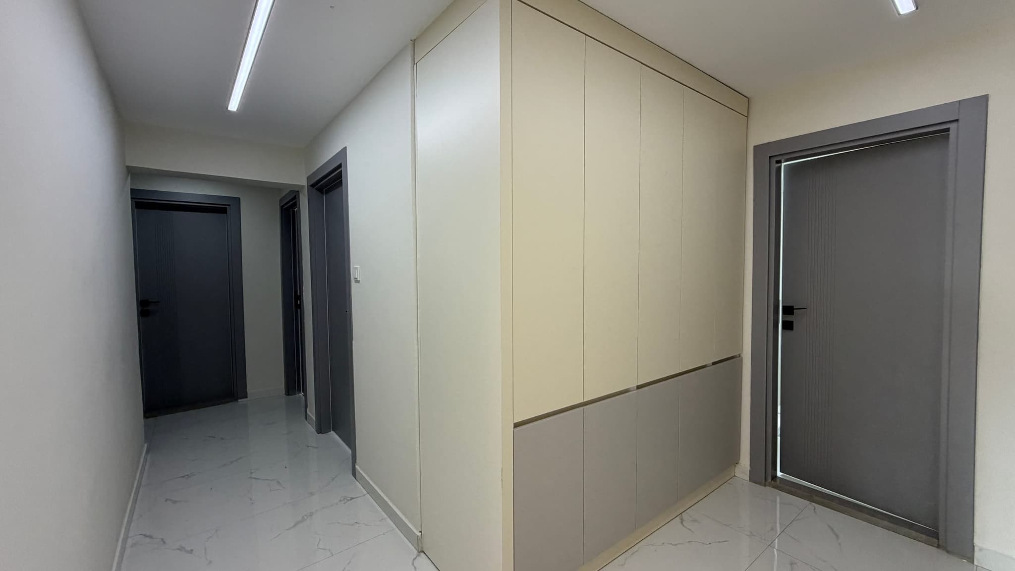 GÜRSU'DA DENİZ MANZARALI FULL TADİLATLI 3+1 SATILIK DAİRE