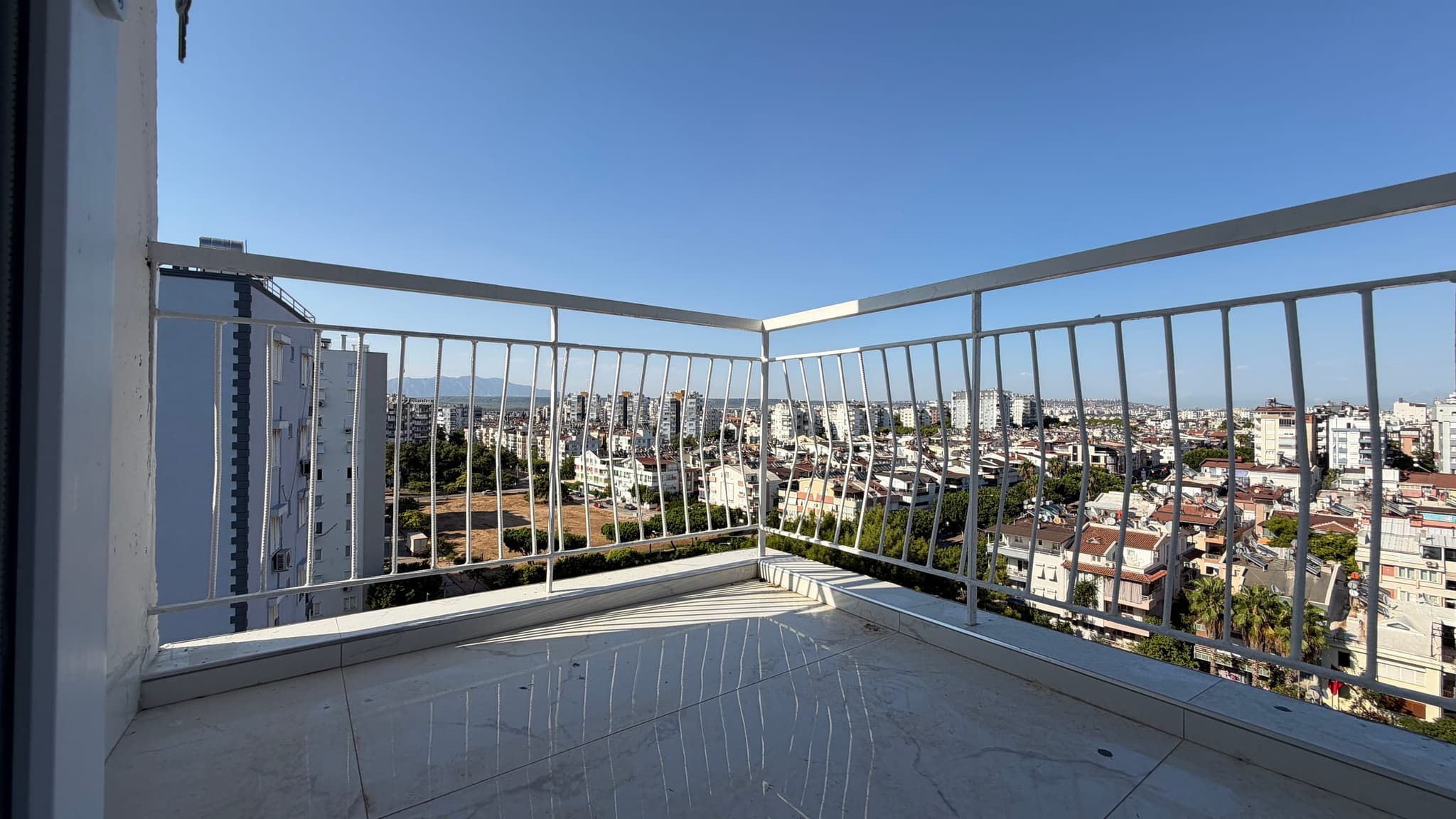 GÜRSU'DA DENİZ MANZARALI FULL TADİLATLI 3+1 SATILIK DAİRE