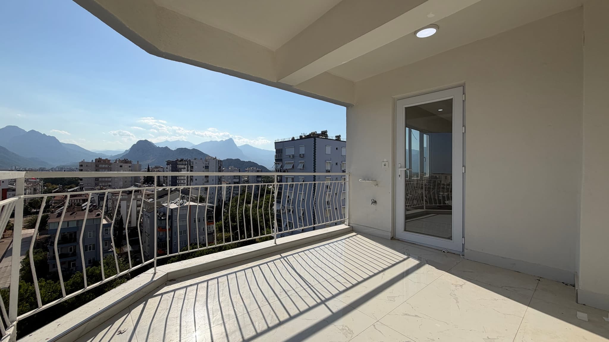 GÜRSU'DA DENİZ MANZARALI FULL TADİLATLI 3+1 SATILIK DAİRE