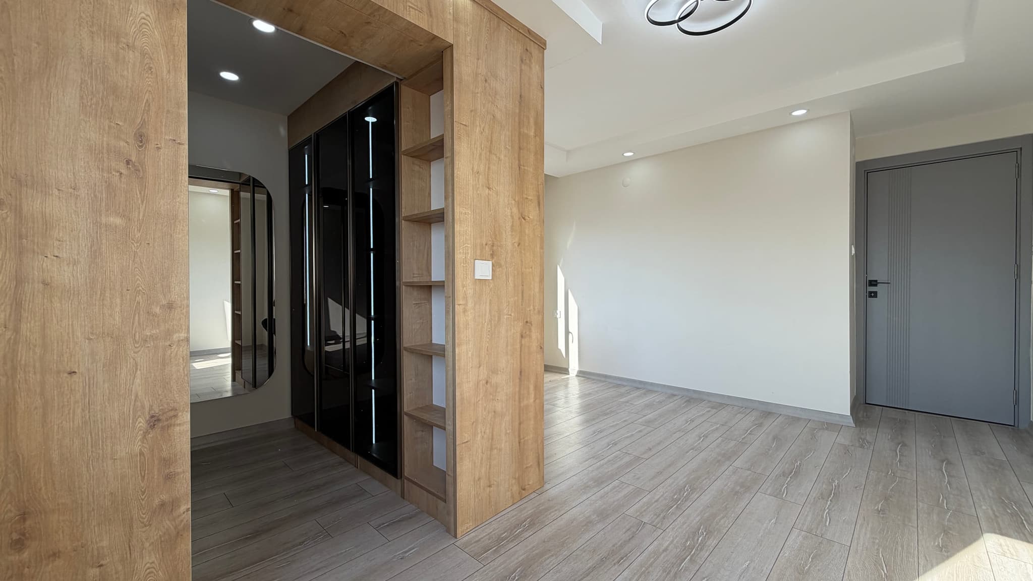 GÜRSU'DA DENİZ MANZARALI FULL TADİLATLI 3+1 SATILIK DAİRE