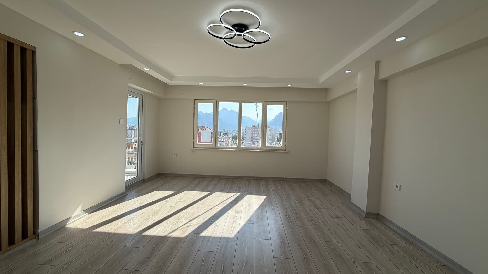 GÜRSU'DA DENİZ MANZARALI FULL TADİLATLI 3+1 SATILIK DAİRE