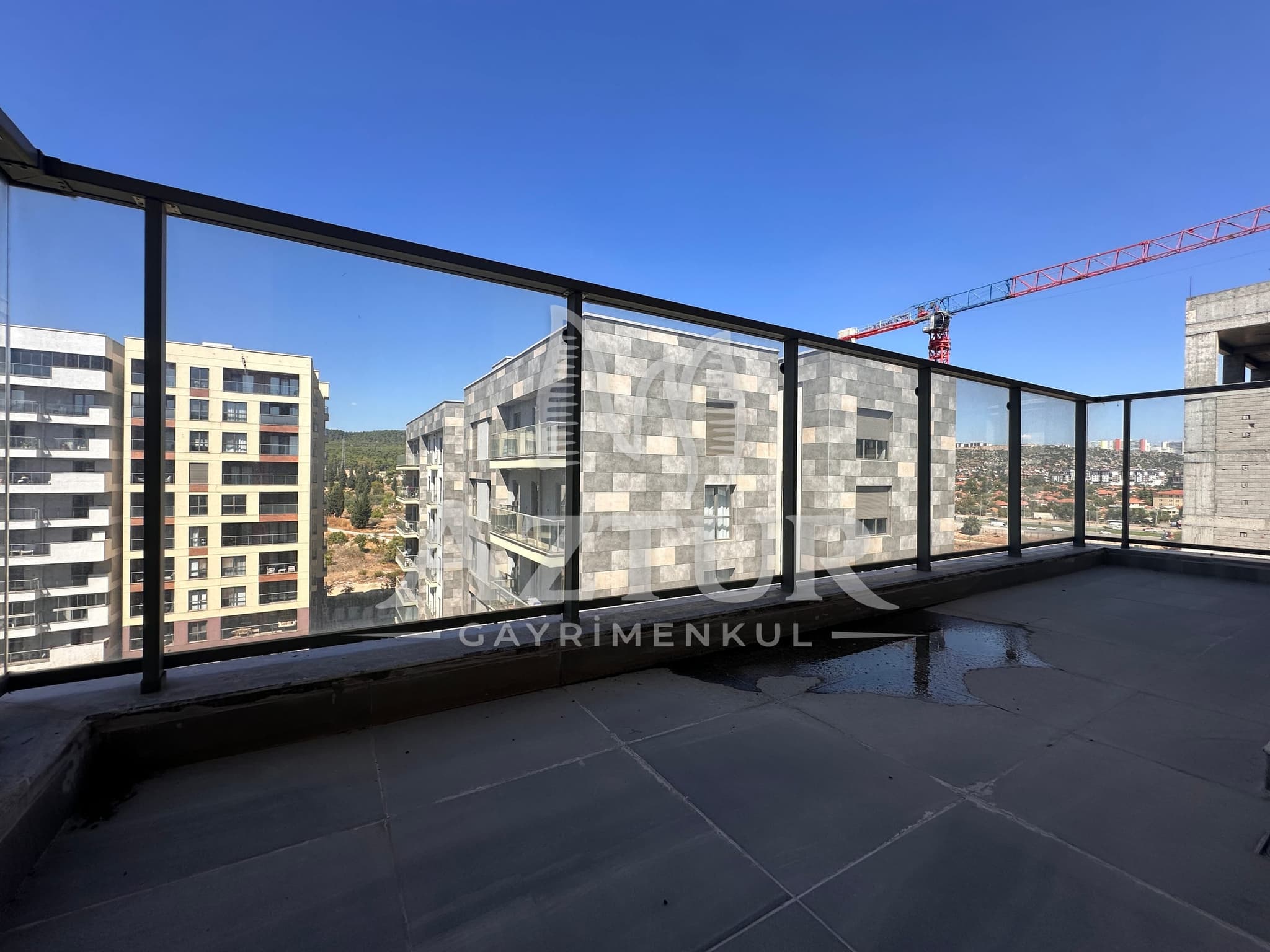 SUR YAPI TURKUAZ KONUTLARINDA ARAKAT 3+1 SATILIK DAİRE
