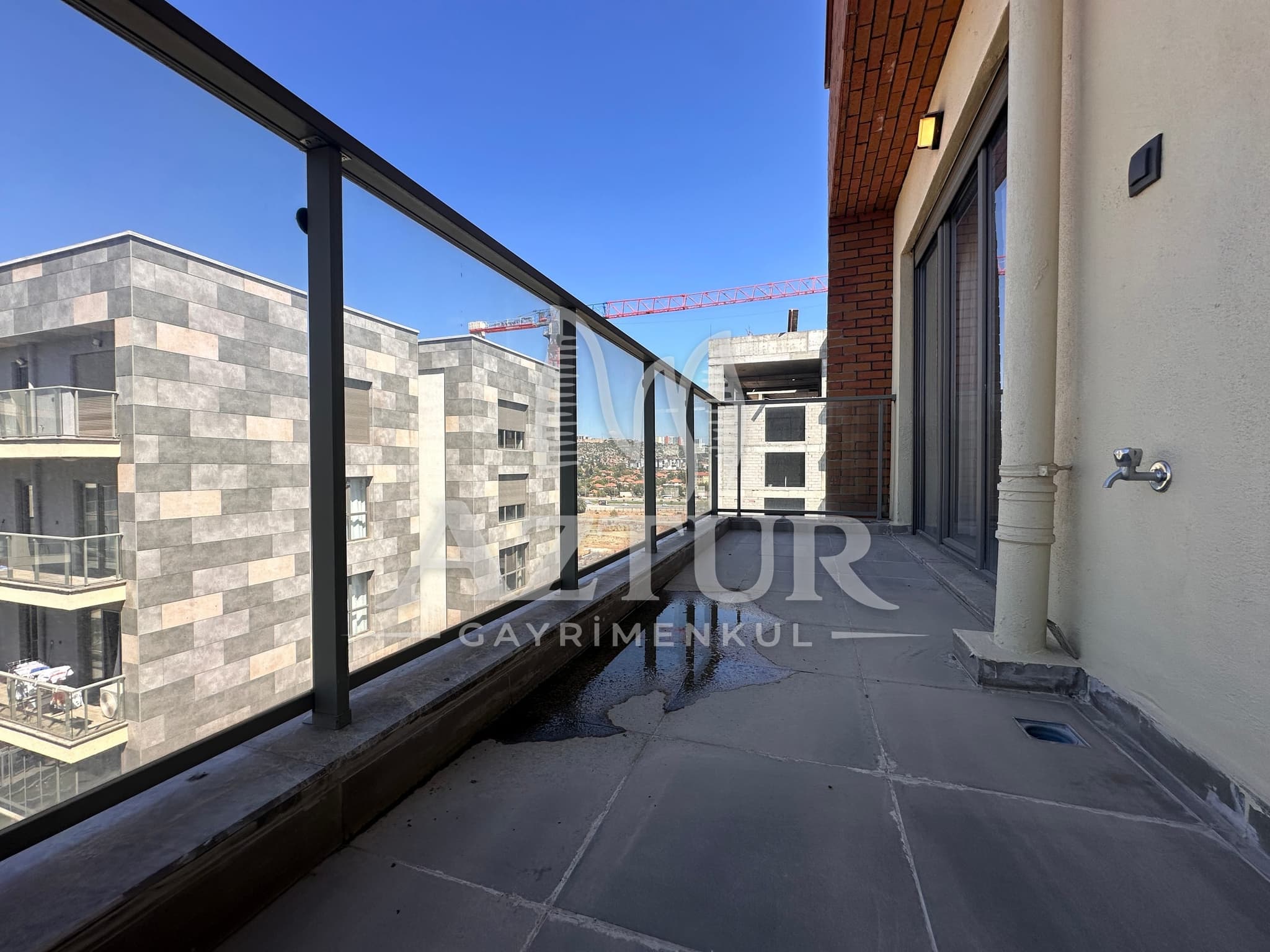 SUR YAPI TURKUAZ KONUTLARINDA ARAKAT 3+1 SATILIK DAİRE
