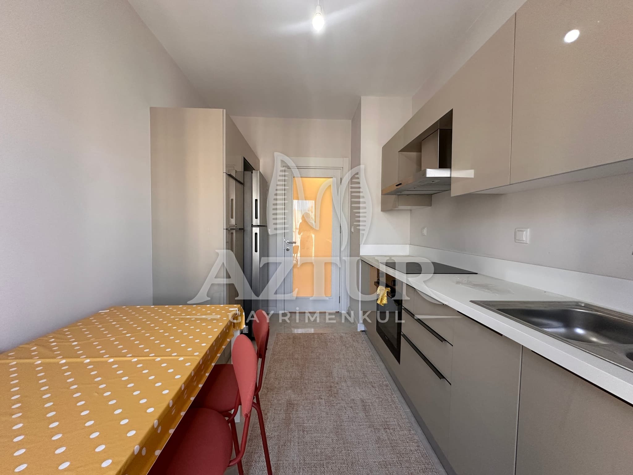 SUR YAPI TURKUAZ KONUTLARINDA ARAKAT 3+1 SATILIK DAİRE