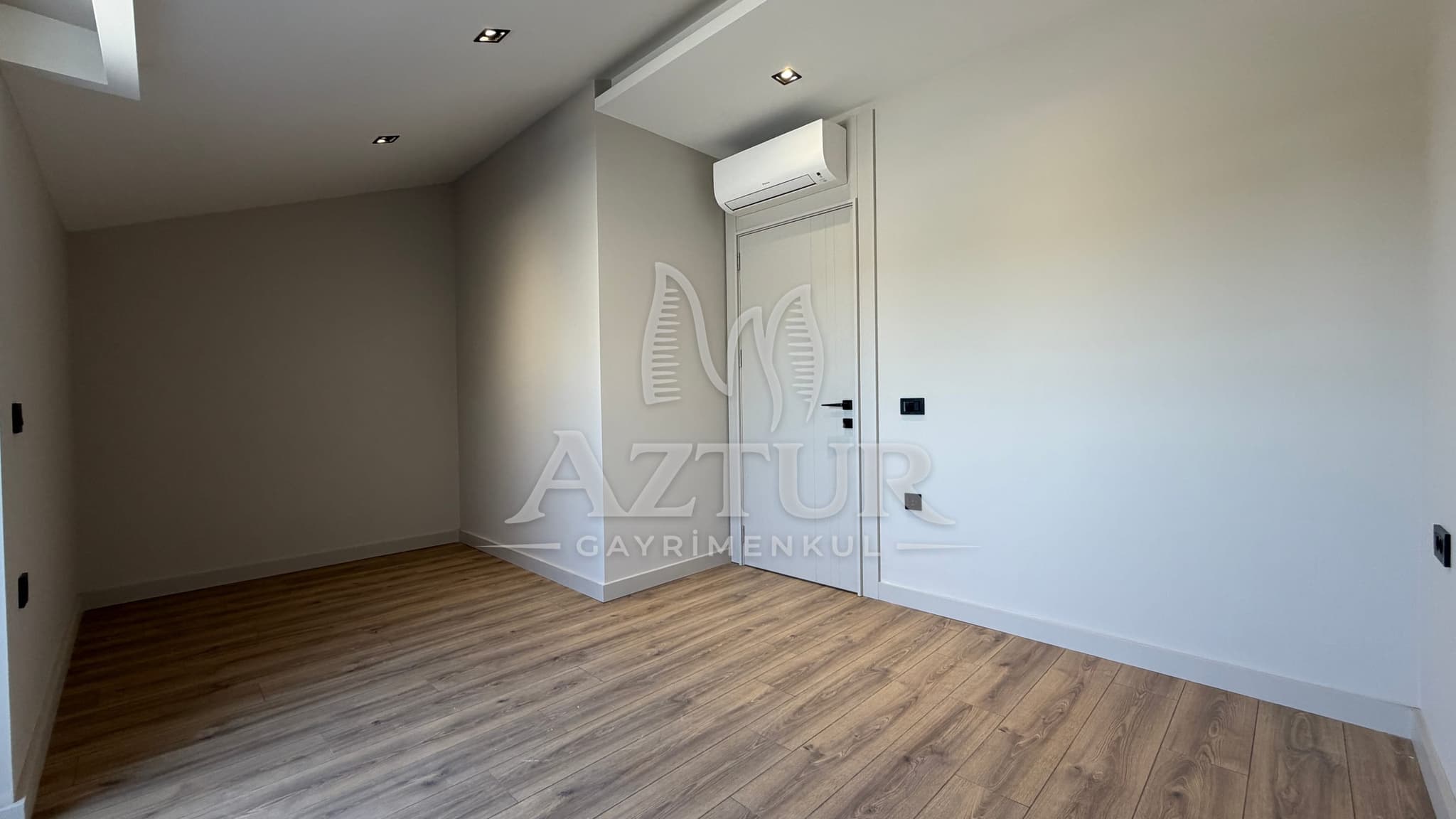 MOLLA YUSUF VİLLALAR BÖLGESİNDE DUBLEKS 3+1 SATILIK DAİRE
