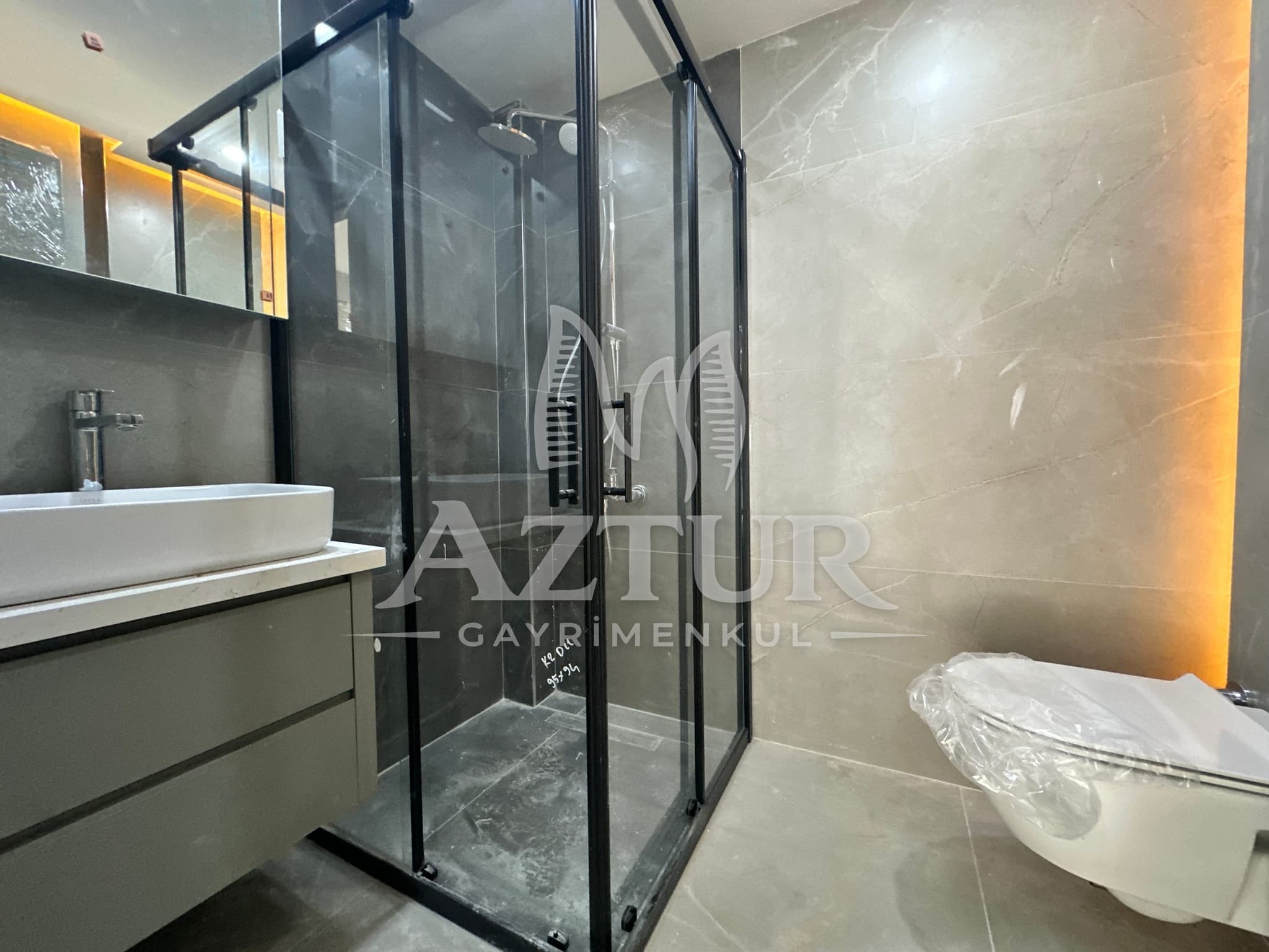 KONYAALTI PINARBAŞI'NDA İSKANLI SIFIR LÜKS 3+1 SATILIK DAİRE