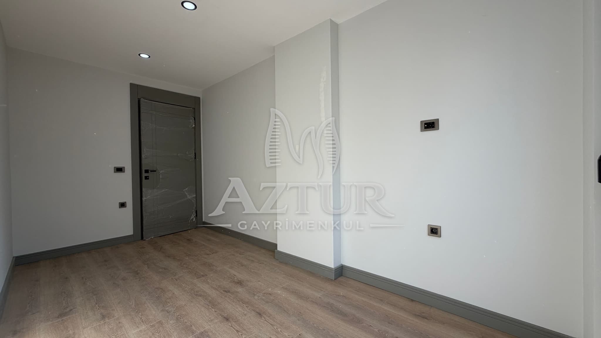 KONYAALTI PINARBAŞI'NDA İSKANLI SIFIR LÜKS 3+1 SATILIK DAİRE