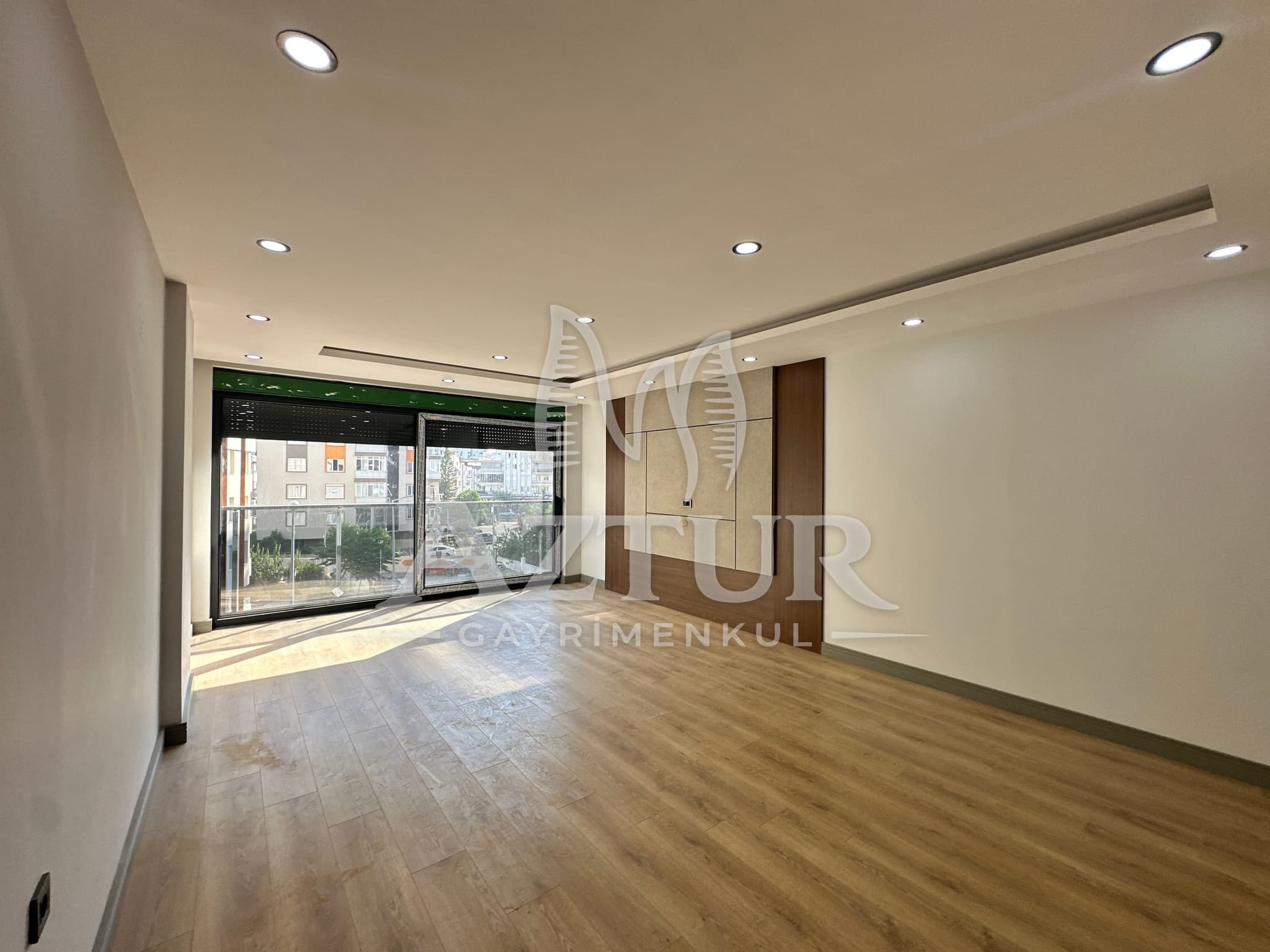 KONYAALTI PINARBAŞI'NDA İSKANLI SIFIR LÜKS 3+1 SATILIK DAİRE