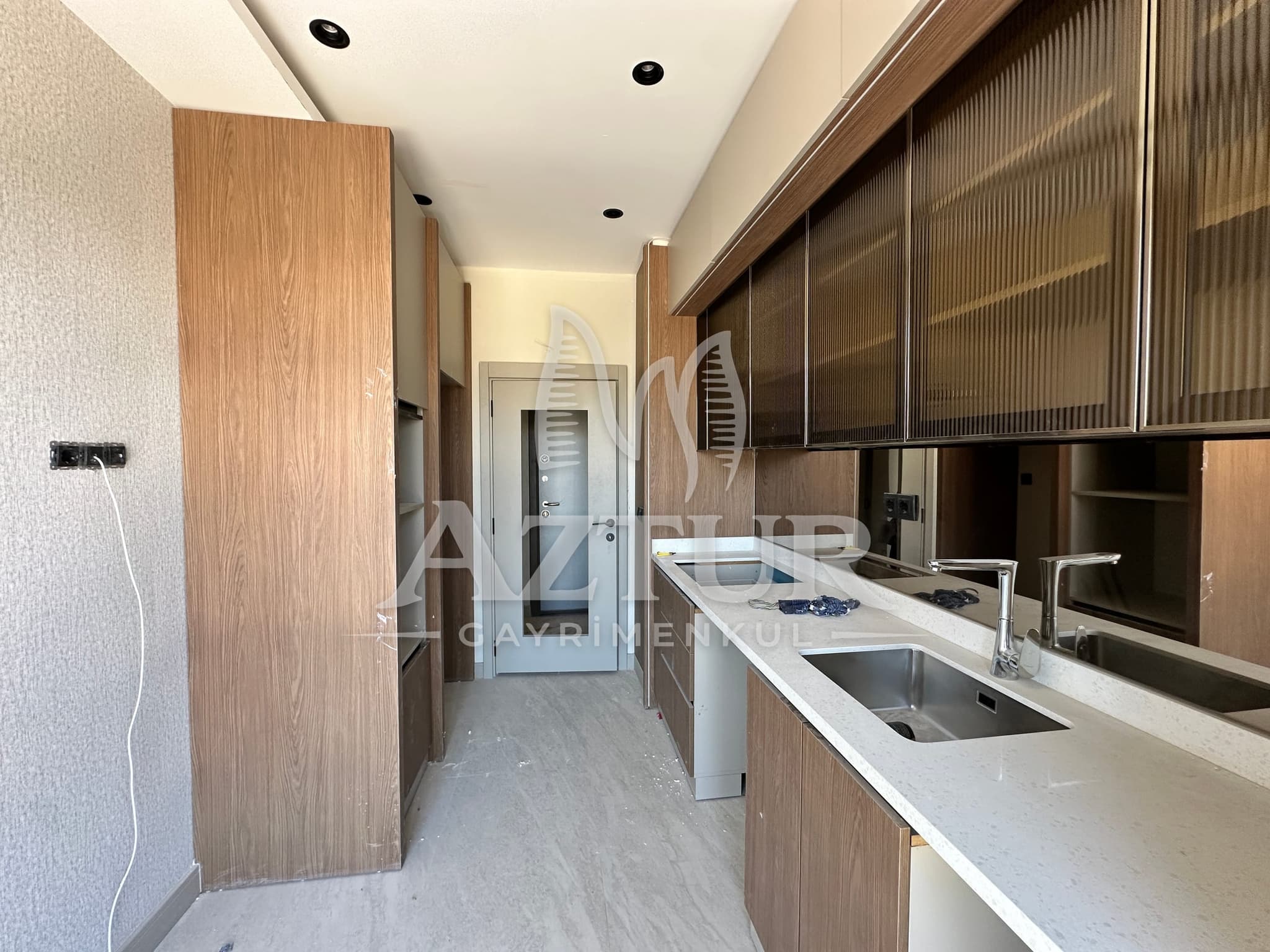AYDOĞMUŞ'TA HAVUZLU SİTE İÇERİSİNDE SIFIR 2+1 SATILIK DAİRE