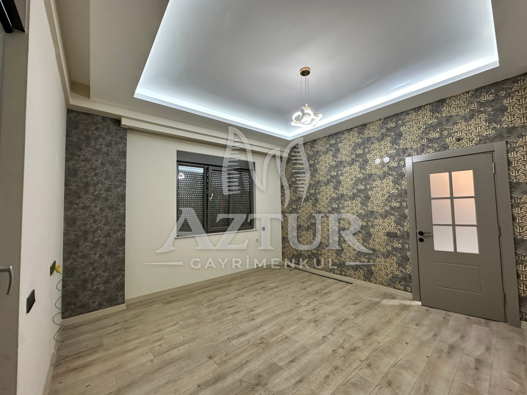 KIRÇİÇEĞİ CADDESİNDE AYRI MUTFAK YÜKSEK GİRİŞ SIFIR 2+1 SATILIK DAİRE