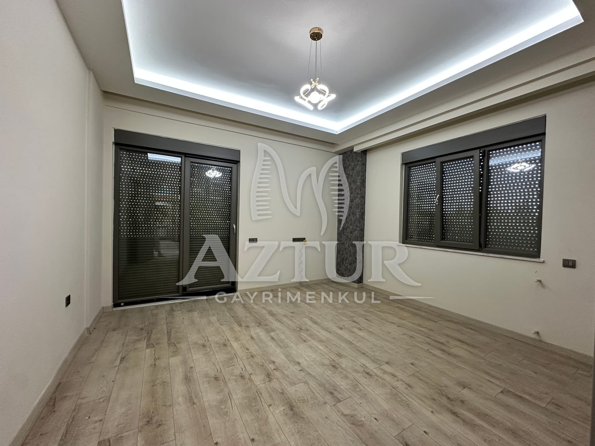 KIRÇİÇEĞİ CADDESİNDE AYRI MUTFAK YÜKSEK GİRİŞ SIFIR 2+1 SATILIK DAİRE