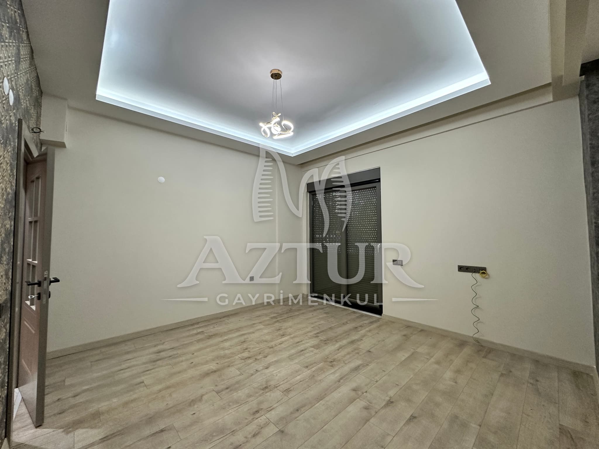 KIRÇİÇEĞİ CADDESİNDE AYRI MUTFAK YÜKSEK GİRİŞ SIFIR 2+1 SATILIK DAİRE