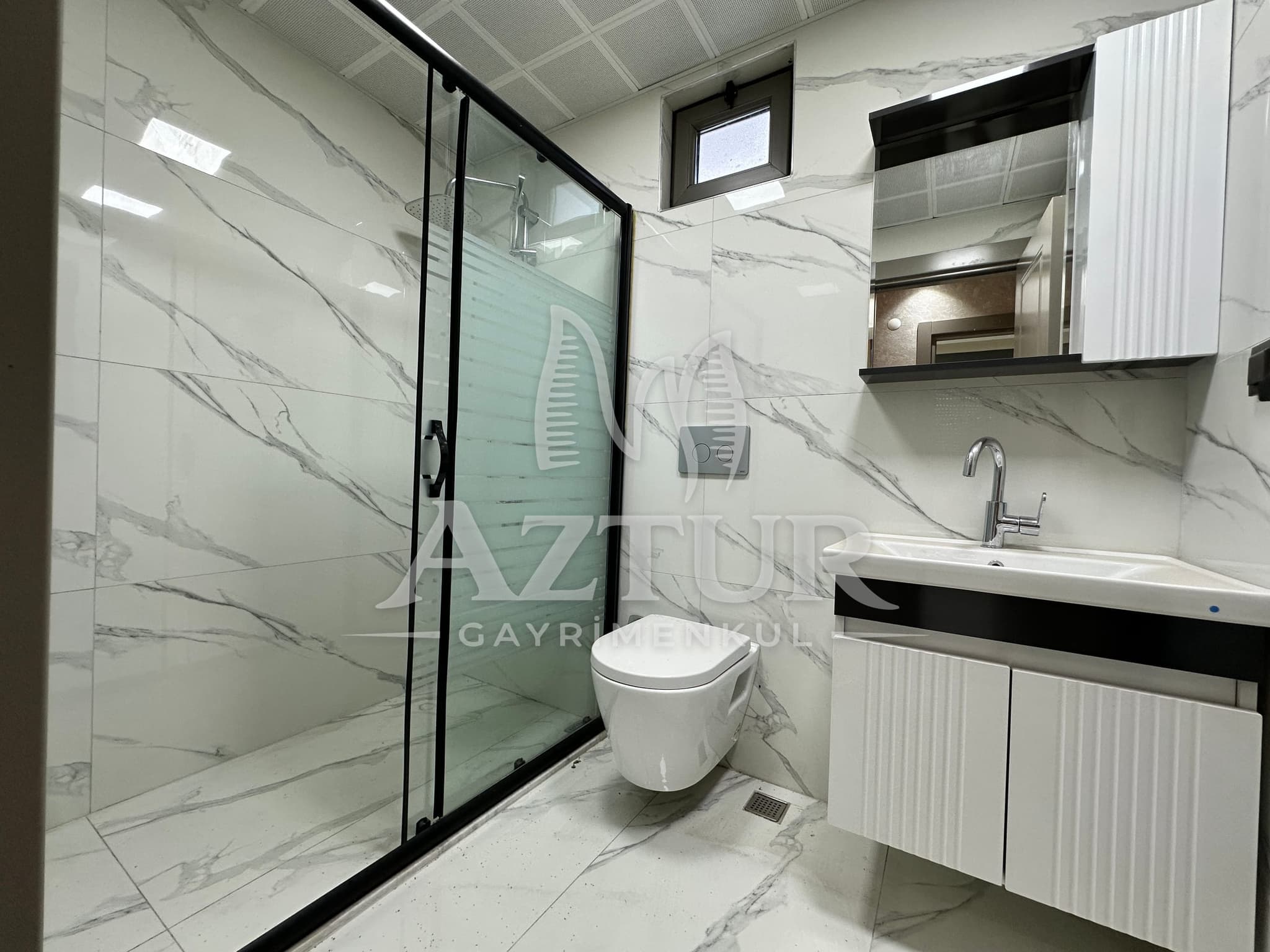KIRÇİÇEĞİ CADDESİNDE AYRI MUTFAK YÜKSEK GİRİŞ SIFIR 2+1 SATILIK DAİRE