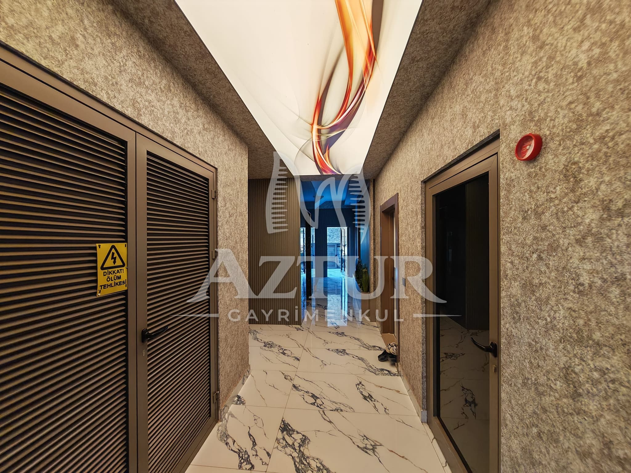 KIRÇİÇEĞİ CADDESİNDE AYRI MUTFAK YÜKSEK GİRİŞ SIFIR 2+1 SATILIK DAİRE