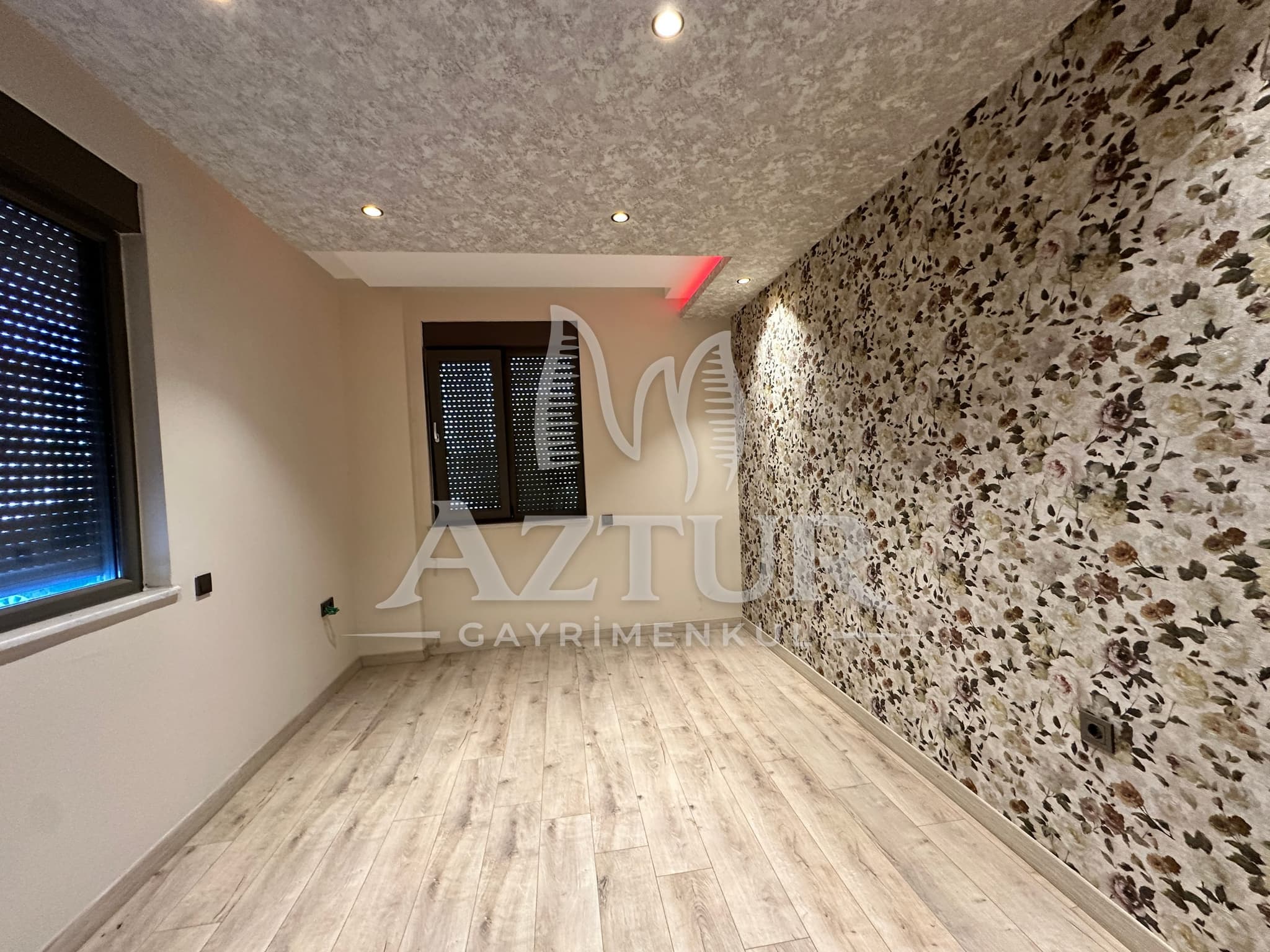 KIRÇİÇEĞİ CADDESİNDE AYRI MUTFAK YÜKSEK GİRİŞ SIFIR 2+1 SATILIK DAİRE