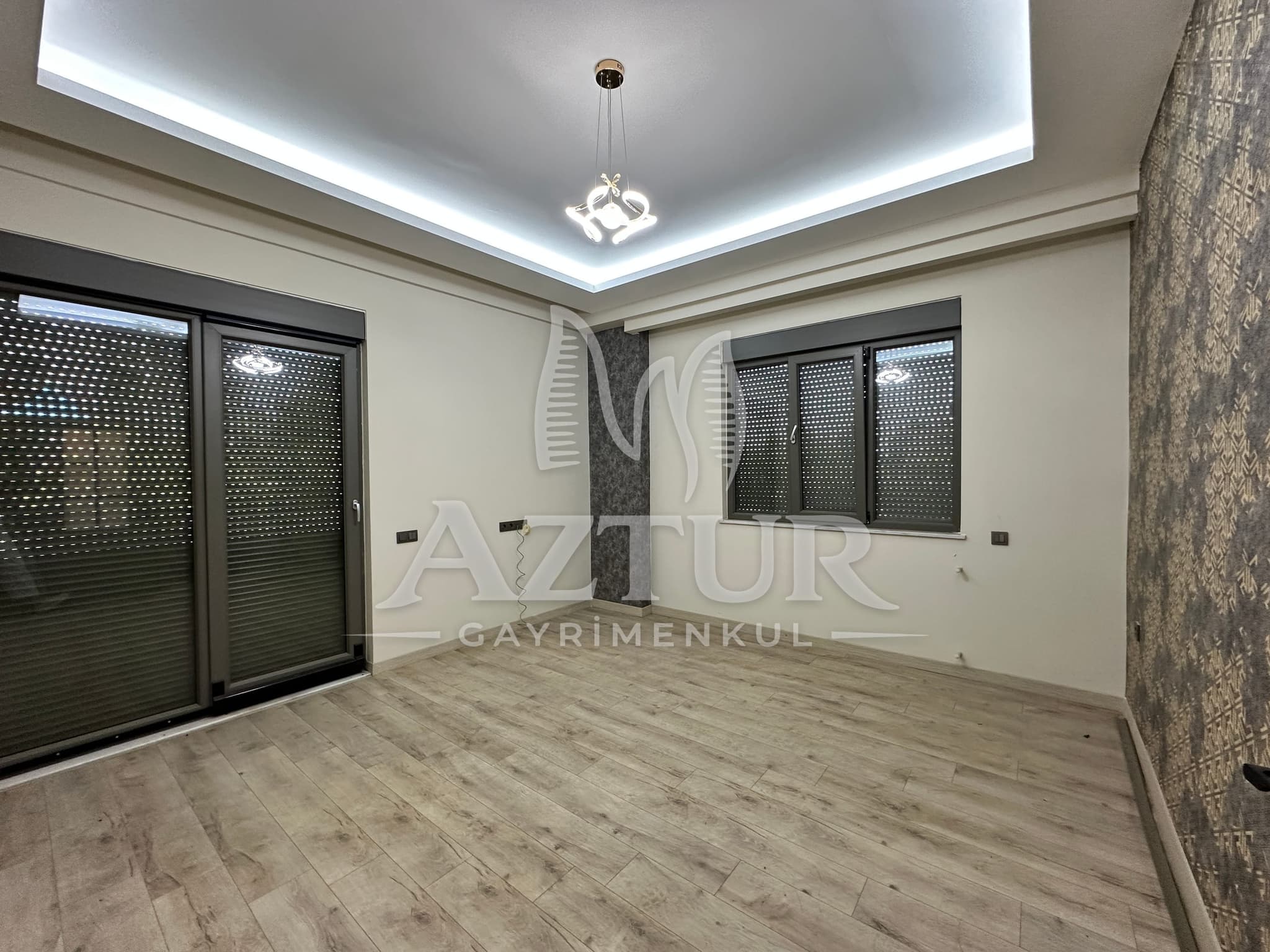 KIRÇİÇEĞİ CADDESİNDE AYRI MUTFAK YÜKSEK GİRİŞ SIFIR 2+1 SATILIK DAİRE