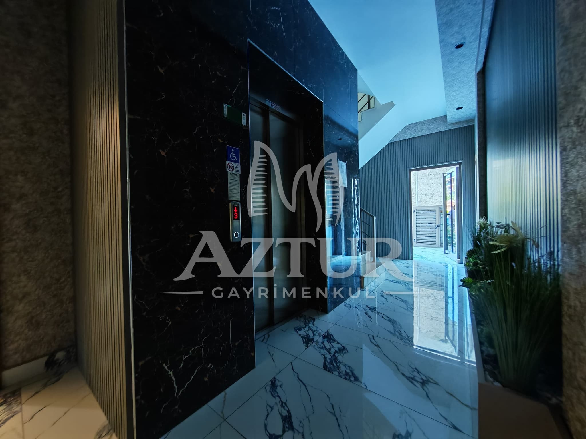 KIRÇİÇEĞİ CADDESİNDE AYRI MUTFAK YÜKSEK GİRİŞ SIFIR 2+1 SATILIK DAİRE