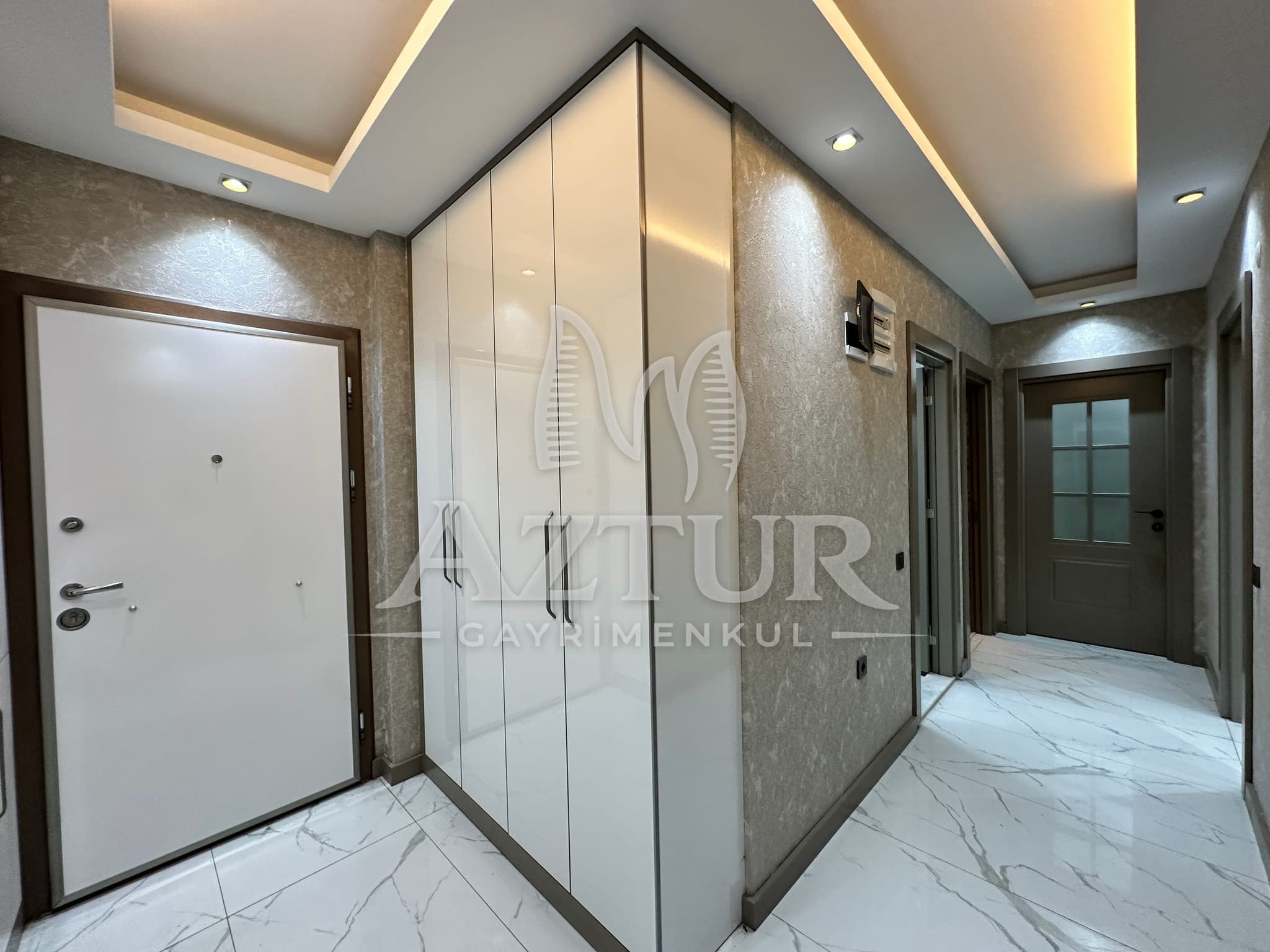 KIRÇİÇEĞİ CADDESİNDE AYRI MUTFAK YÜKSEK GİRİŞ SIFIR 2+1 SATILIK DAİRE