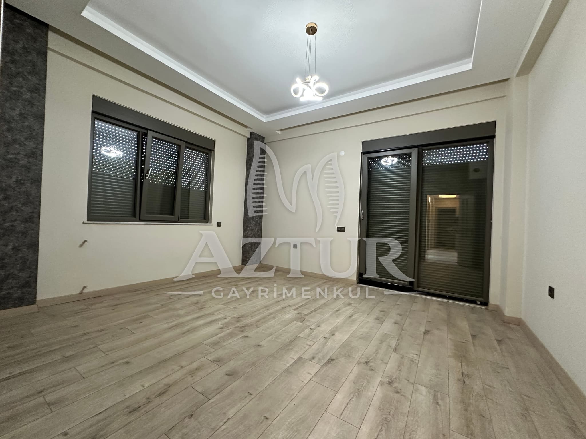 KIRÇİÇEĞİ CADDESİNDE AYRI MUTFAK YÜKSEK GİRİŞ SIFIR 3+1 SATILIK DAİRE