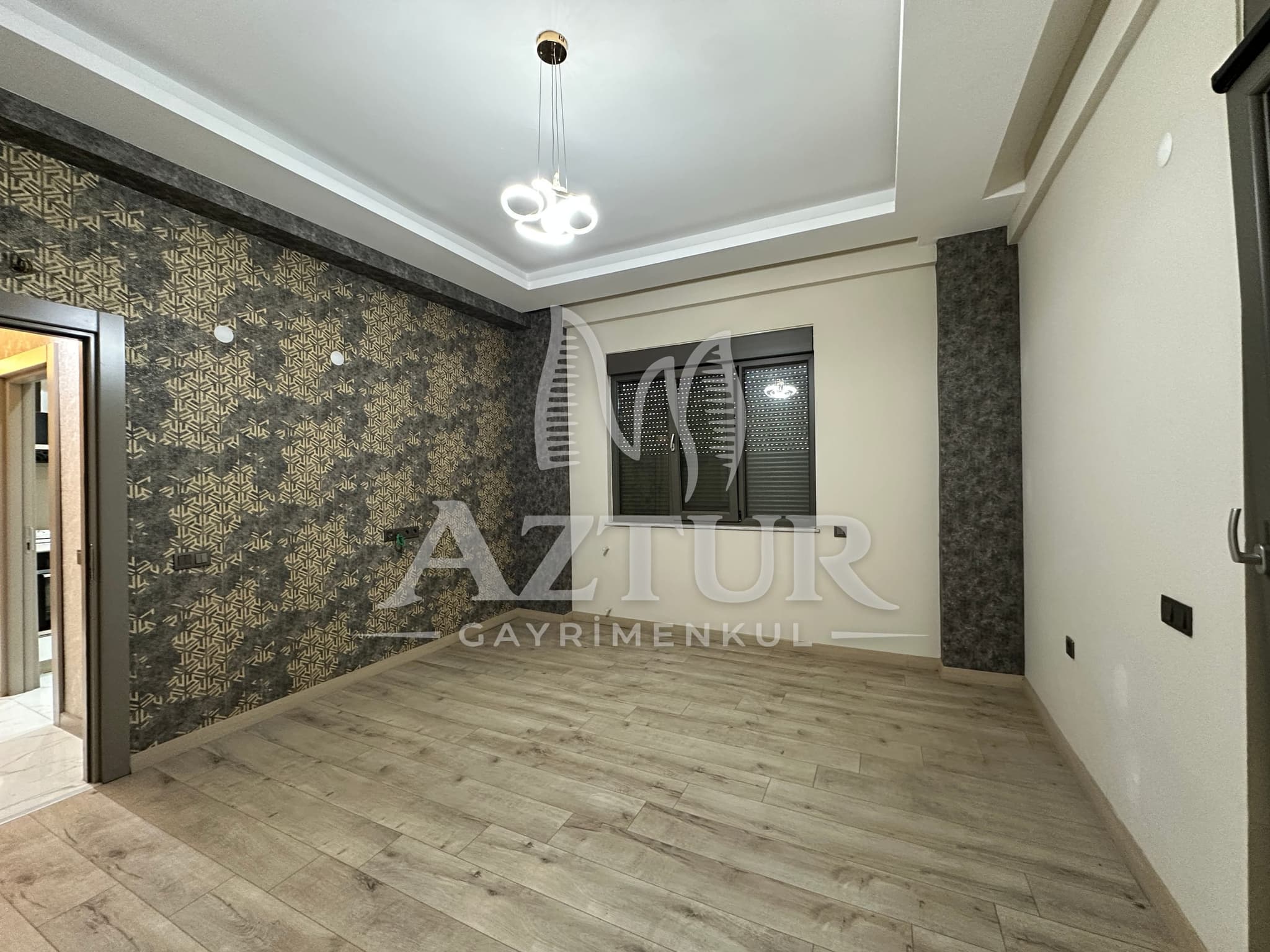 KIRÇİÇEĞİ CADDESİNDE AYRI MUTFAK YÜKSEK GİRİŞ SIFIR 3+1 SATILIK DAİRE