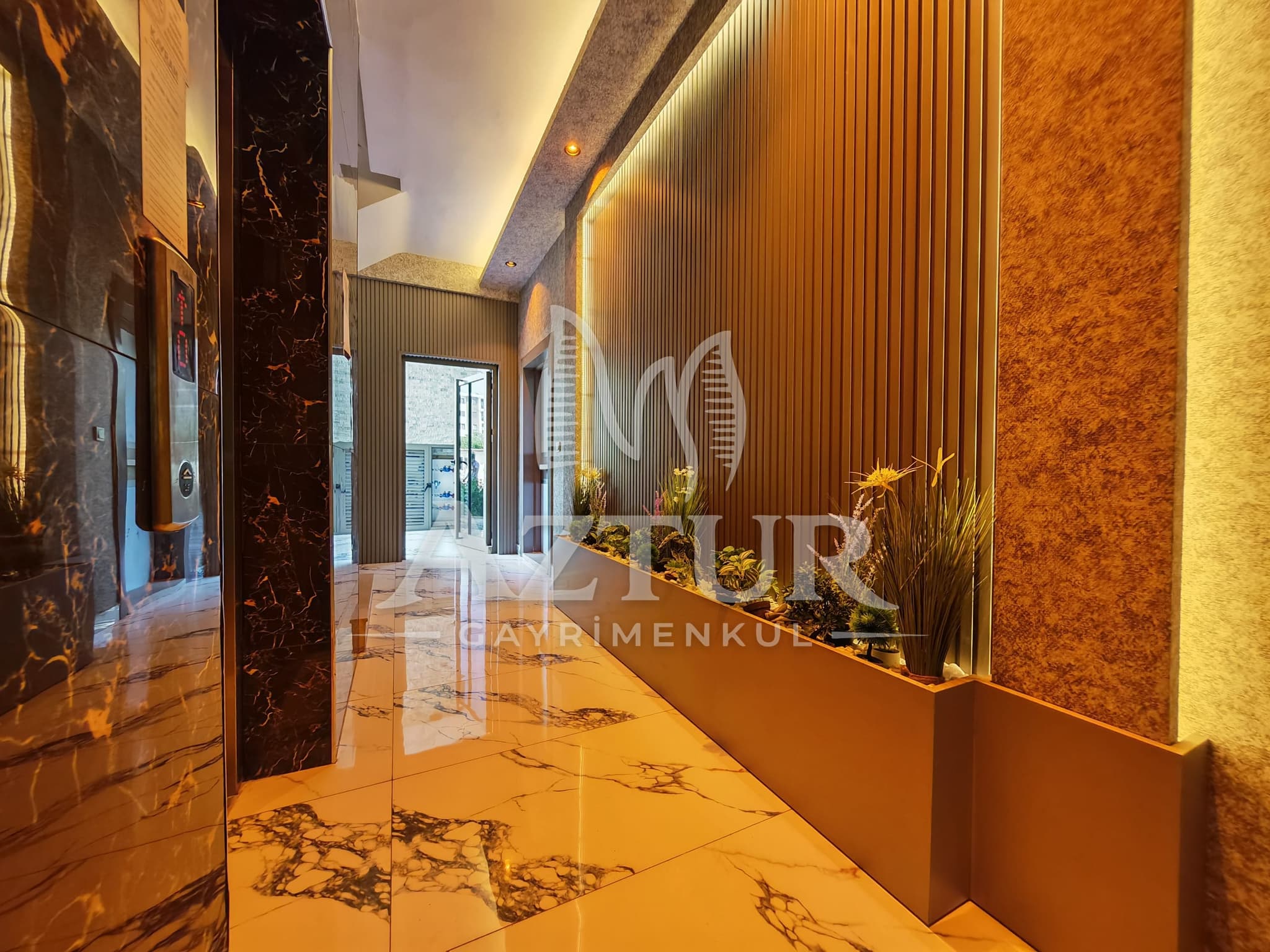 KIRÇİÇEĞİ CADDESİNDE AYRI MUTFAK YÜKSEK GİRİŞ SIFIR 3+1 SATILIK DAİRE