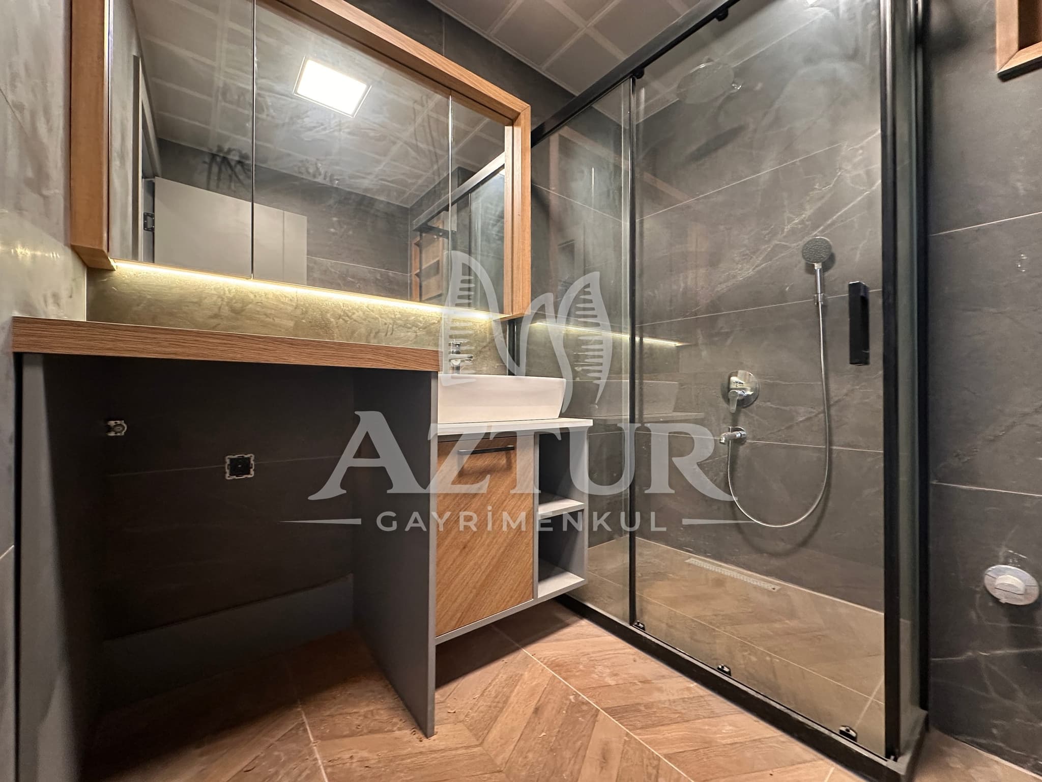 FEVZİ ÇAKMAK'TA HAVUZLU SİTE İÇERİSİNDE 1+1 SATILIK DAİRE
